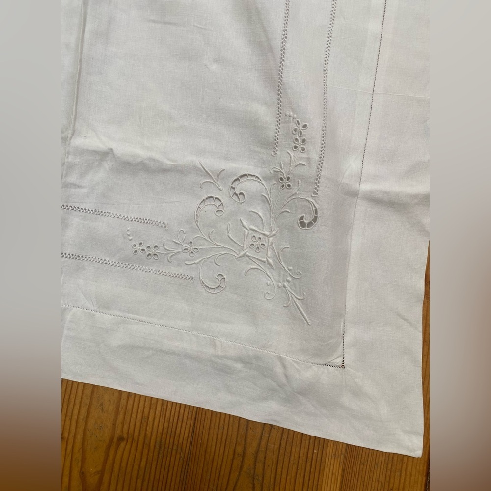 Vintage Embroidered Pillowcase - Picture 2 of 8
